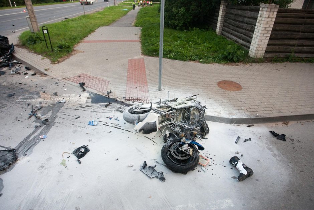 Žuvo motociklininkas