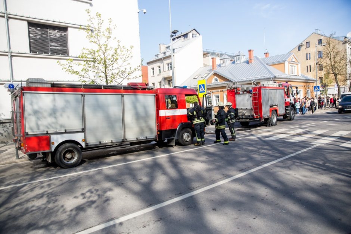 Priešgaisrinės pratybos Kauno "Akropolyje"
