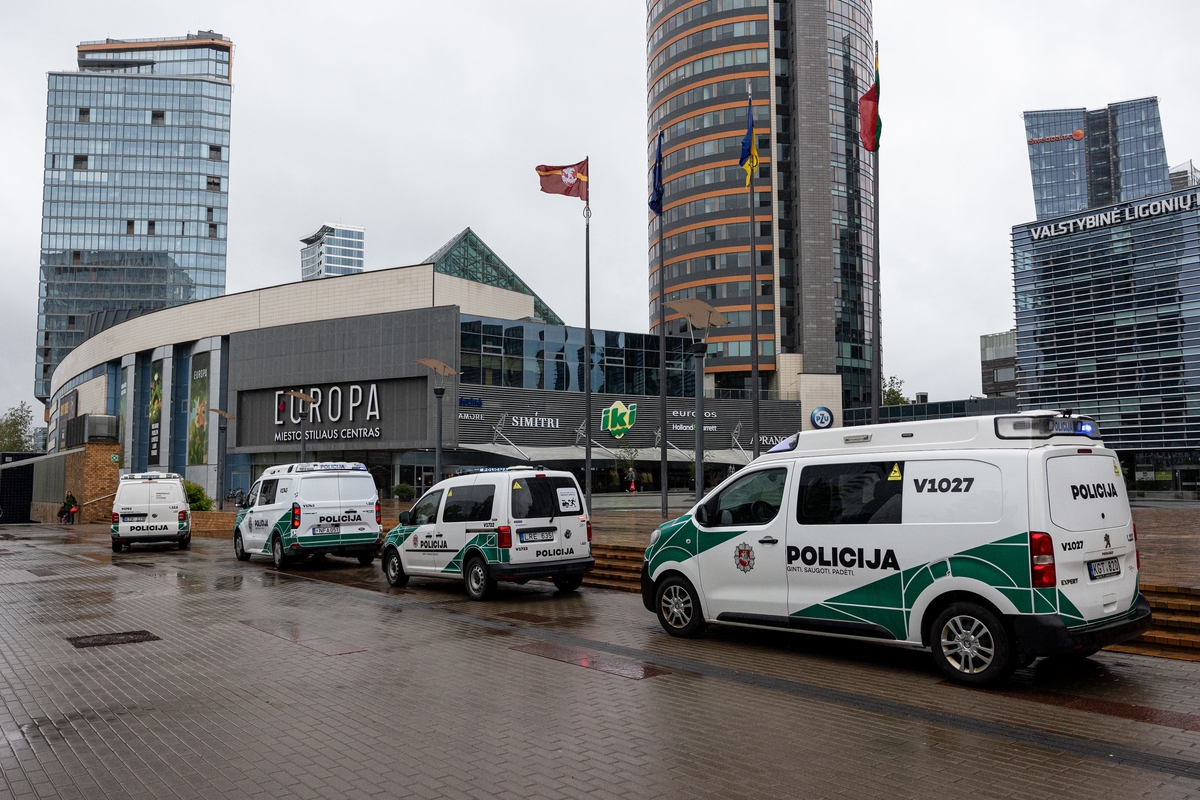 Prekybos centre „Europa“ peiliu sužalotas žmogus