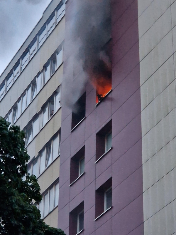 Didelis gaisras Klaipėdos daugiabutyje