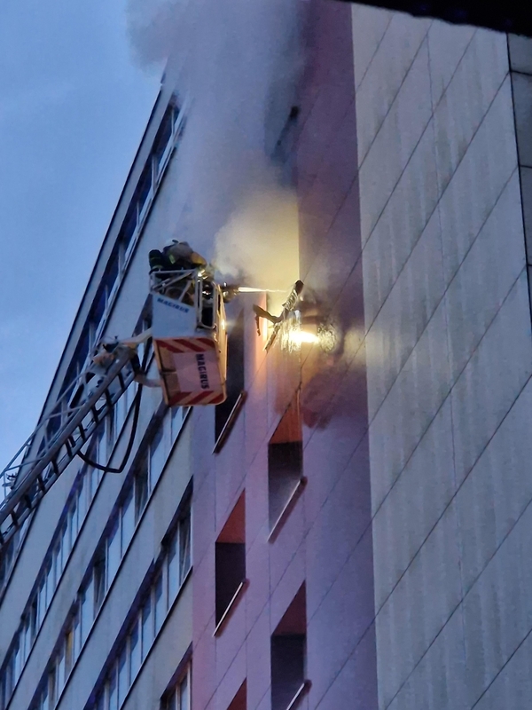 Didelis gaisras Klaipėdos daugiabutyje