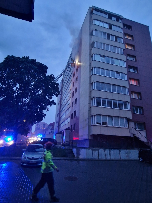 Didelis gaisras Klaipėdos daugiabutyje