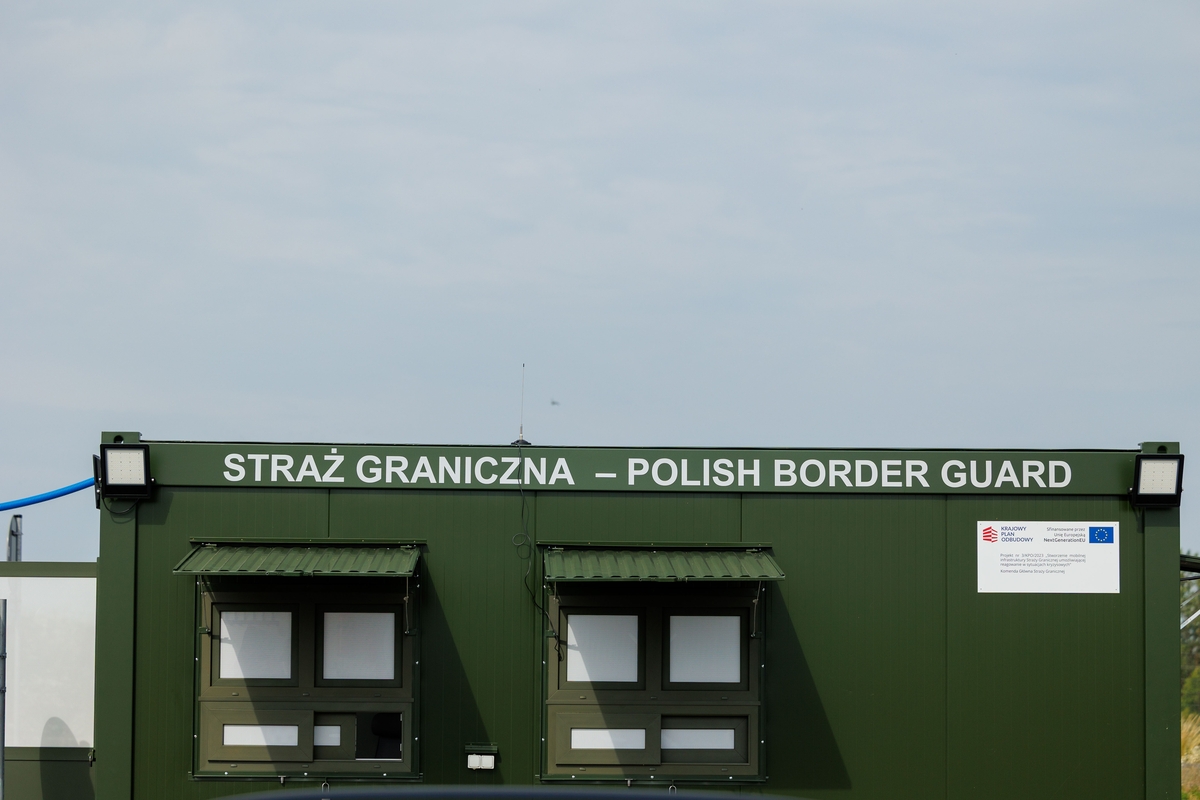 Automobilių patikra prie Lenkijos sienos