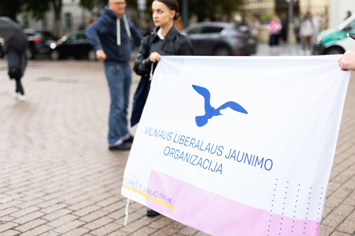 Simono Daukanto aikštėje surengtas protestas „Prezidente, kur Jūsų stuburas?“