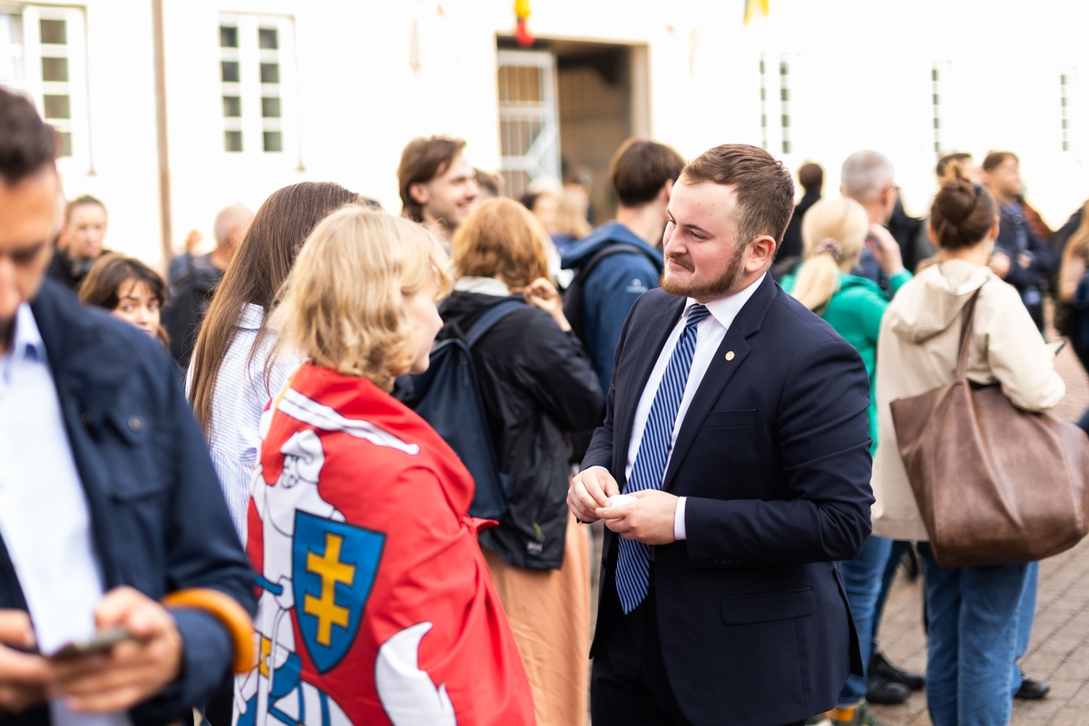 Simono Daukanto aikštėje surengtas protestas „Prezidente, kur Jūsų stuburas?“