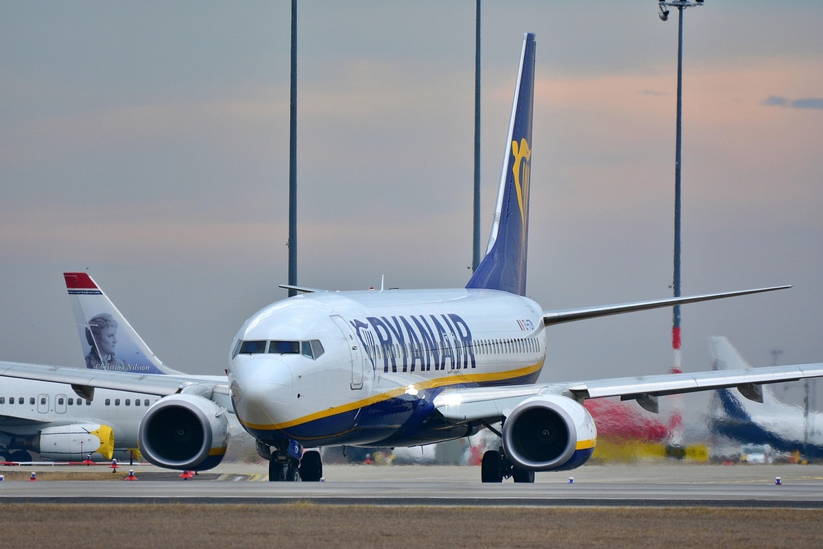„Ryanair“ žada pasitraukti iš trijų oro uostų Prancūzijoje