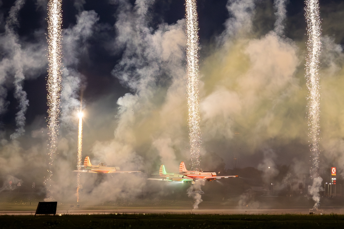 Vakarinė aviacijos šventės dalis