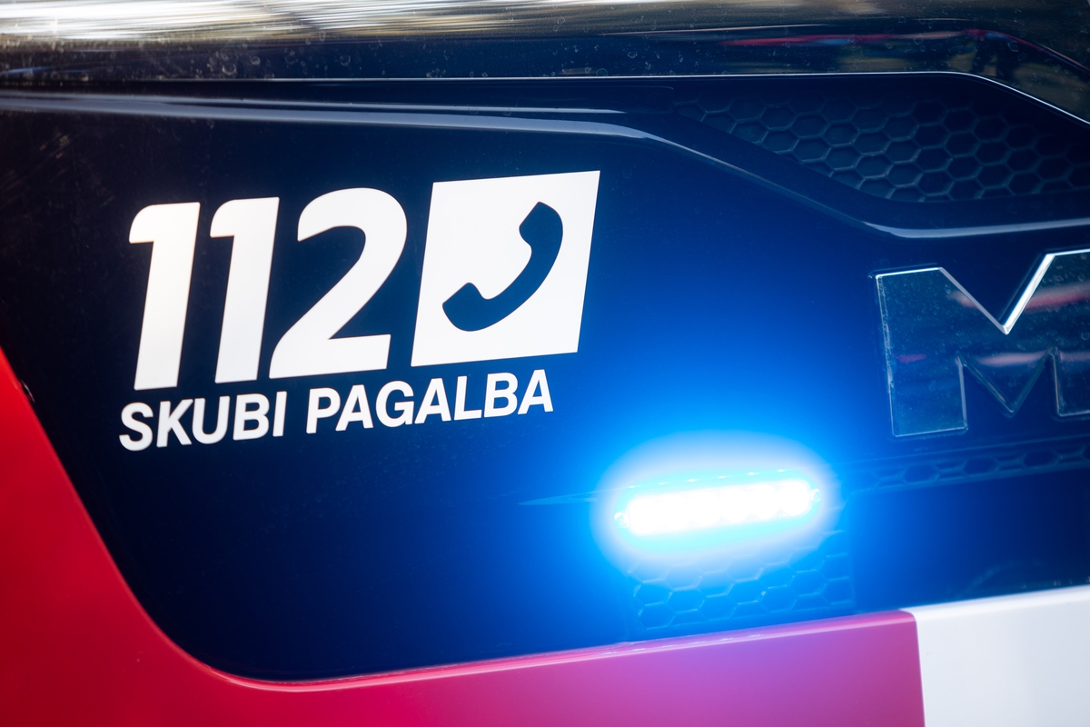 Gaisras Vilniuje: užsiliepsnojo namas
