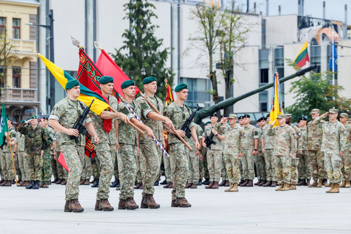 Sausumos pajėgų vado pasikeitimo ceremonija Kaune 