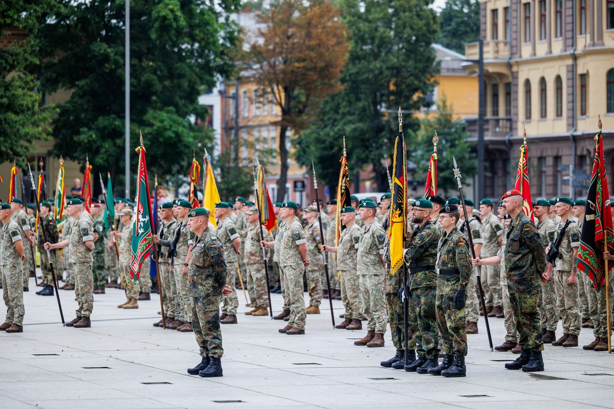 Sausumos pajėgų vado pasikeitimo ceremonija Kaune 
