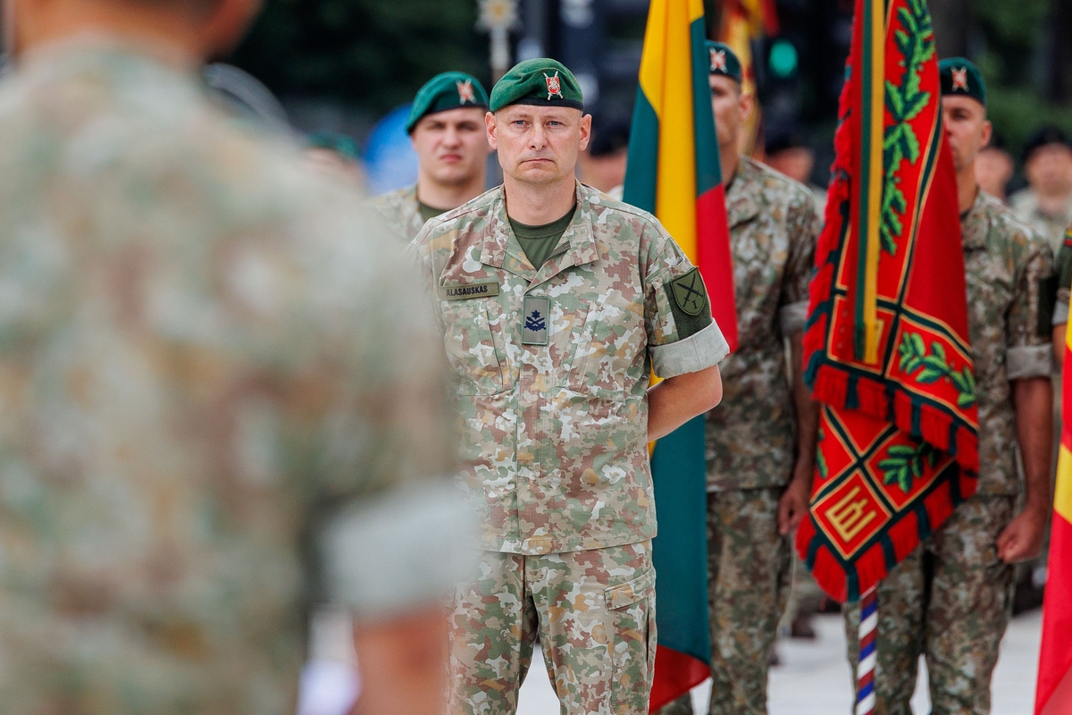 Sausumos pajėgų vado pasikeitimo ceremonija Kaune 