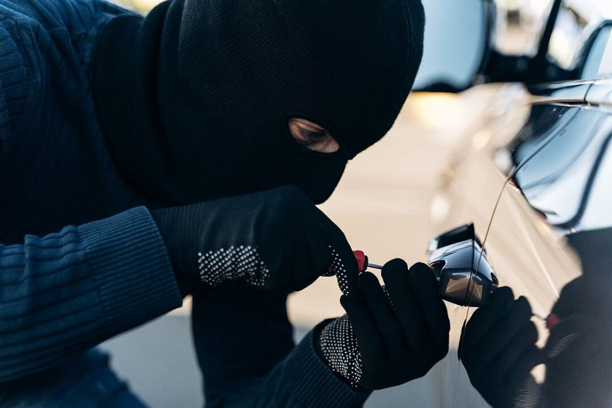 Kaune iš daugiabučio kiemo pavogtas automobilis už beveik 23 tūkst. eurų
