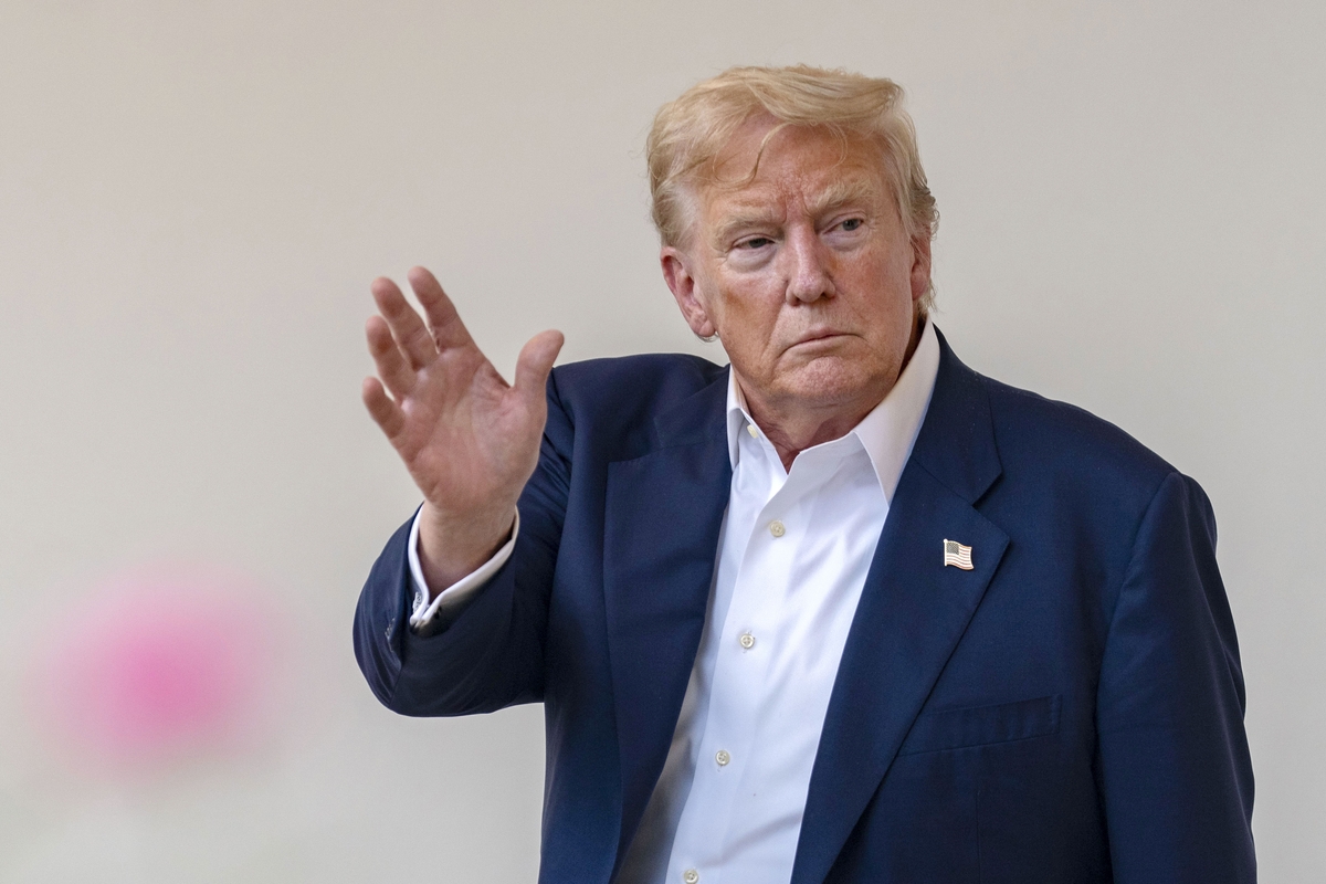 Šveicarija teigia rengianti „patrauklų pasiūlymą“ Trumpui