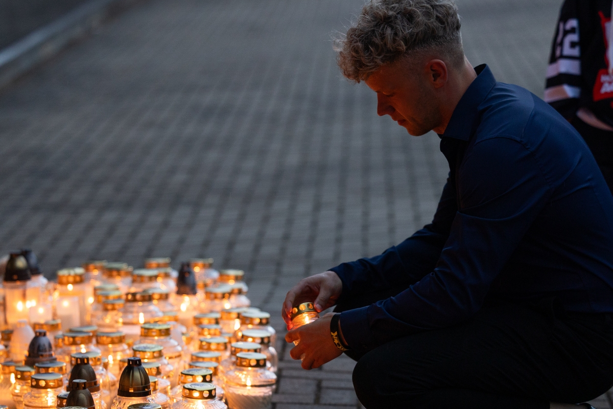 Atsisveikinimas su ledo ritulio legenda Mindaugu Kieru 