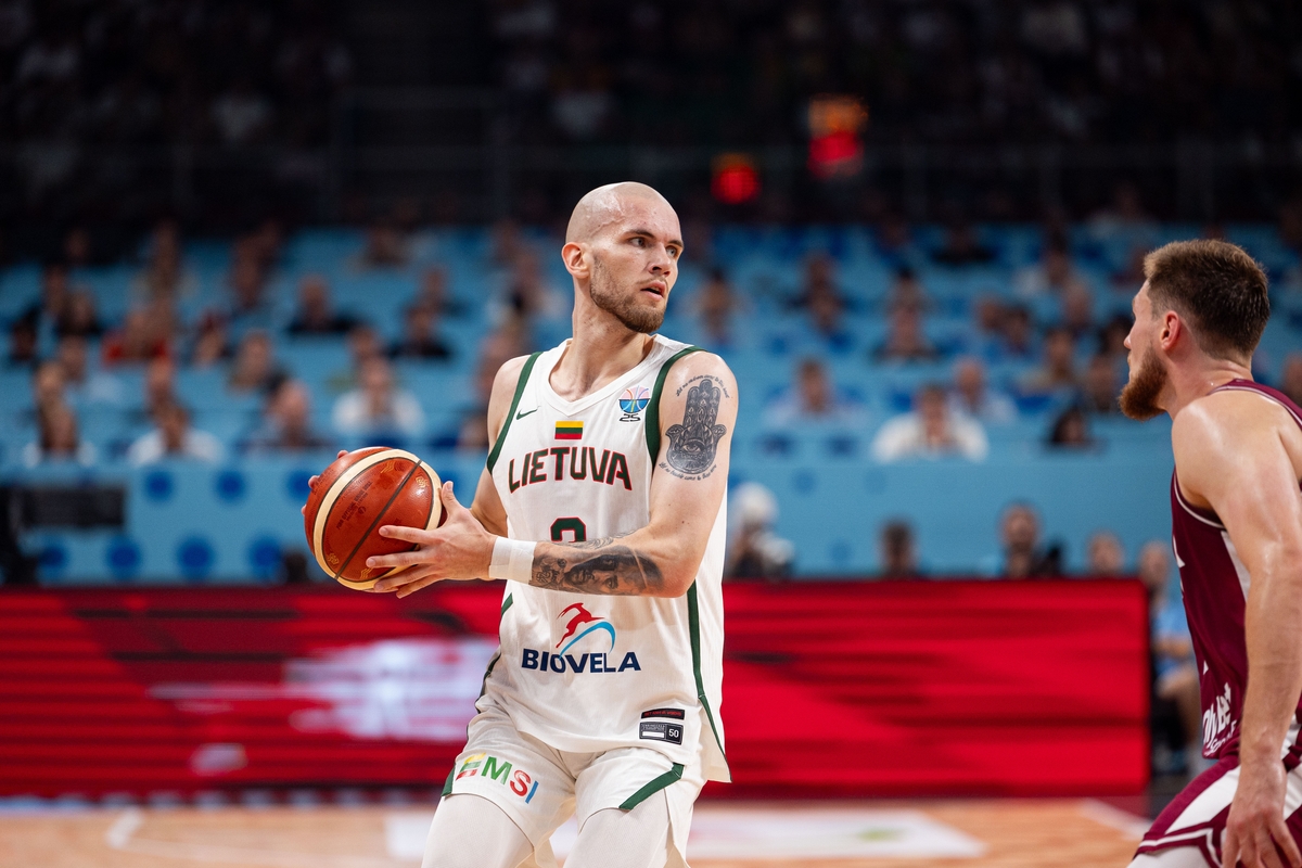 Europos vyrų krepšinio čempionato aštuntfinalis: Lietuva – Latvija
