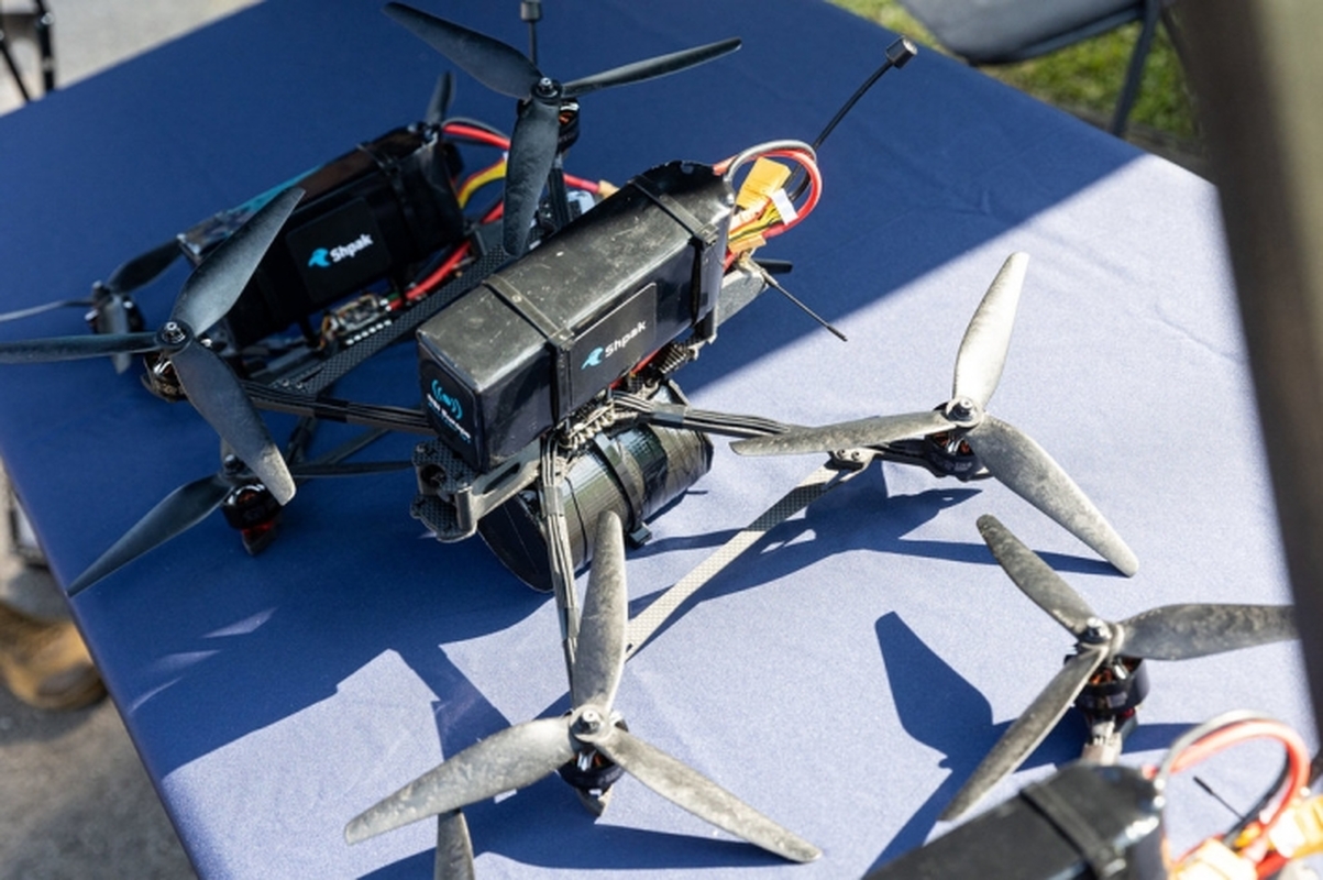 Penktadienį draudžiamose vietose fiksuoti trys dronai, sutrikdyti septynių lėktuvų skrydžiai