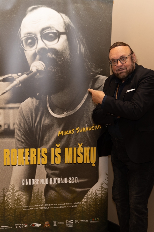 Miko Suraučiaus dokumentinio filmo „Rokeris iš miškų“ premjera Romuvos kino teatre