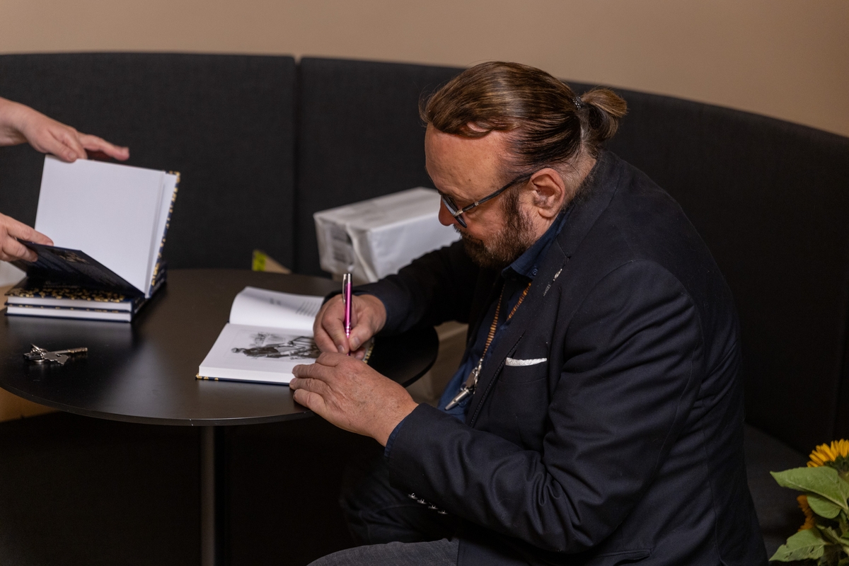 Miko Suraučiaus dokumentinio filmo „Rokeris iš miškų“ premjera Romuvos kino teatre