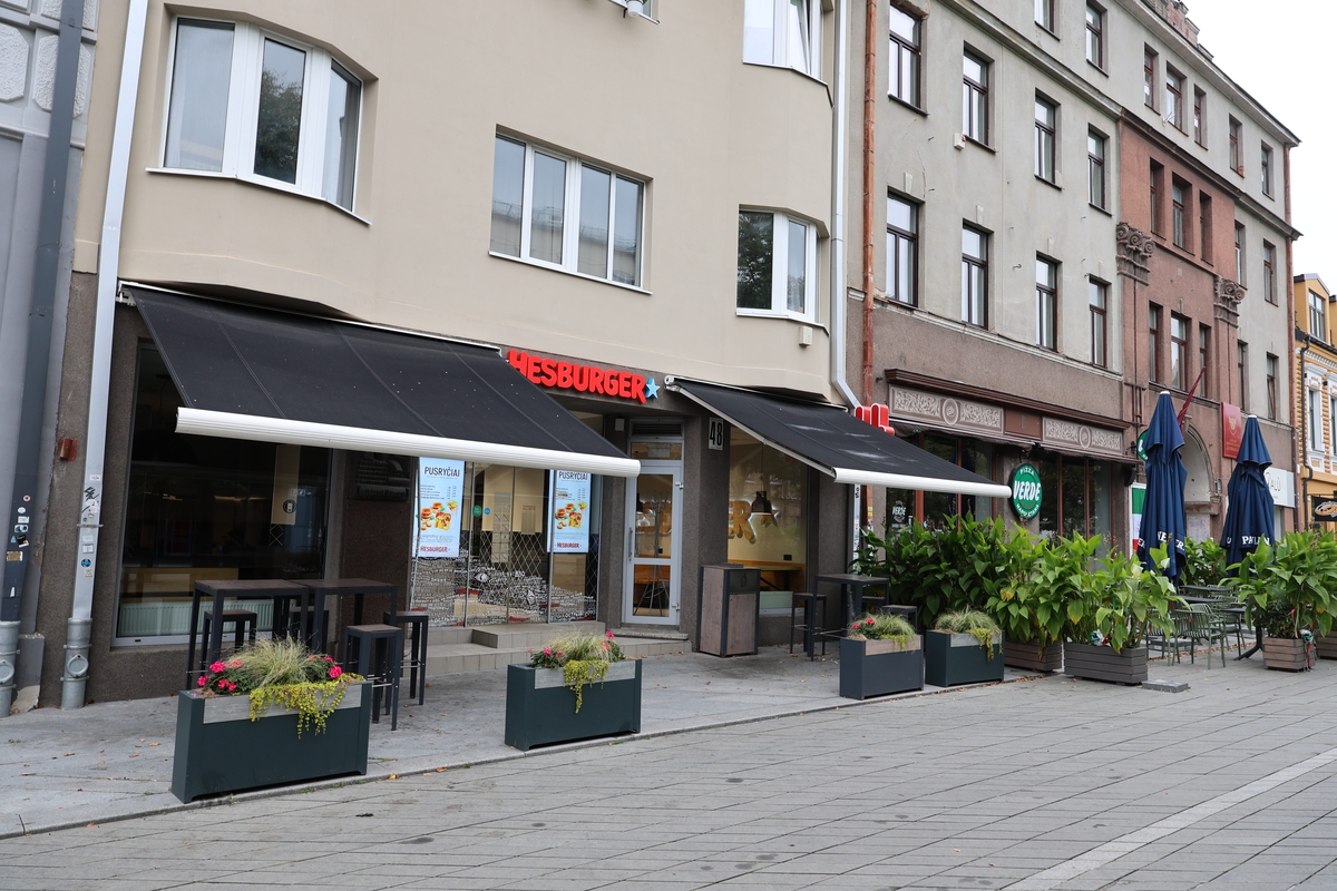 Laisvės alėjoje, kavinės teritorijoje, kilo gaisras