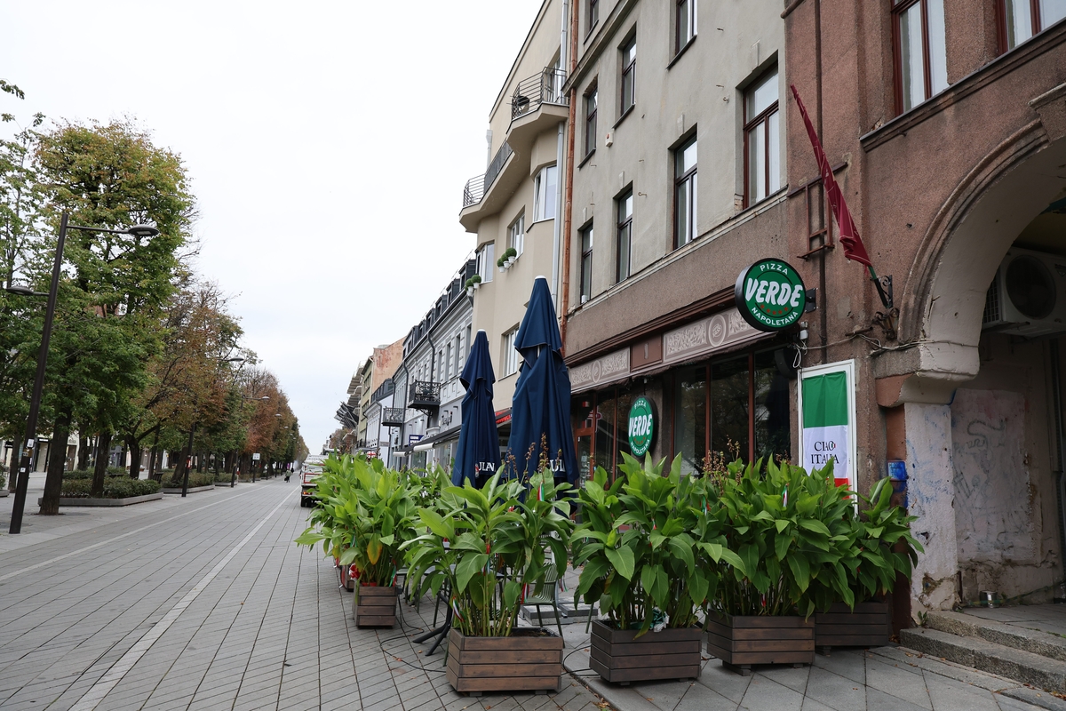 Laisvės alėjoje, kavinės teritorijoje, kilo gaisras