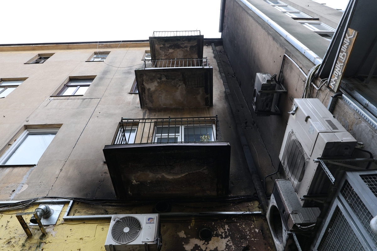 Laisvės alėjoje, kavinės teritorijoje, kilo gaisras