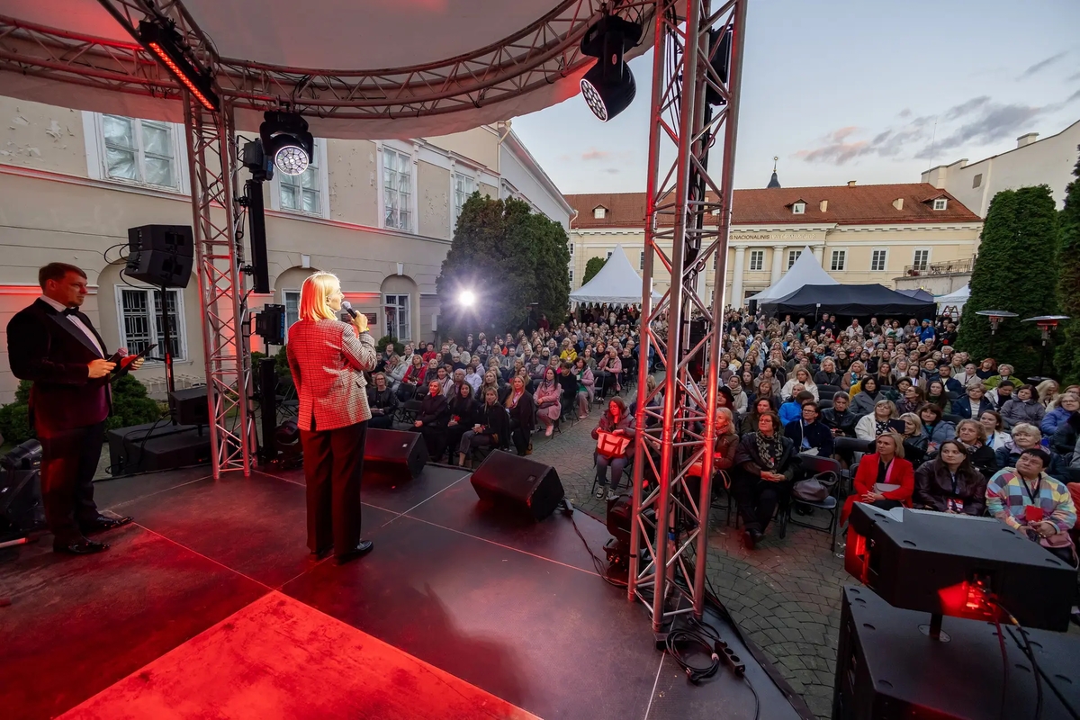 Vilniečiai dėkojo socialiniams darbuotojams už padovanotą šilumą, rūpestį ir orumą