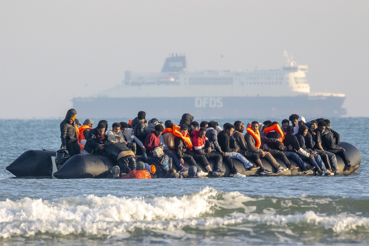 Londonas žada griežtesnes taisykles šalyje norintiems likti migrantams