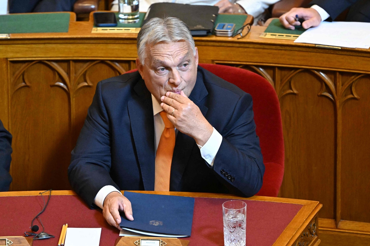 Costa siekia apeiti Orbano veto dėl Ukrainos ES narystės