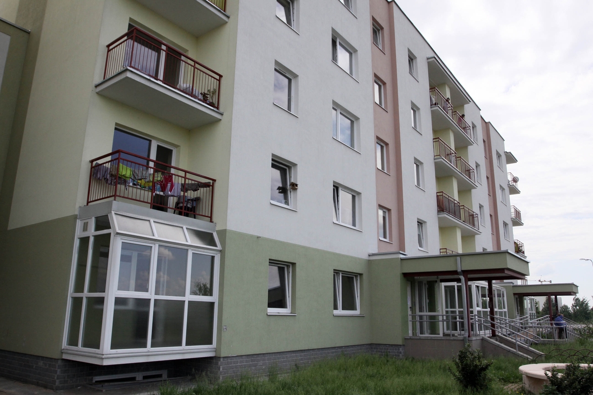 Naikinamos kliūtys gauti socialinį būstą: pretenduoti galės daugiau žmonių ir ne tik šeimos.