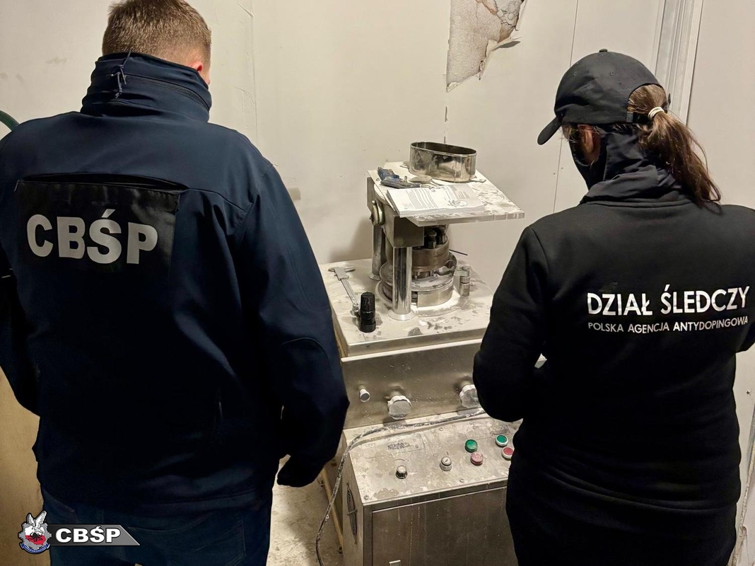 Policija likvidavo didžiausią Lenkijoje padirbtų vaistų laboratoriją