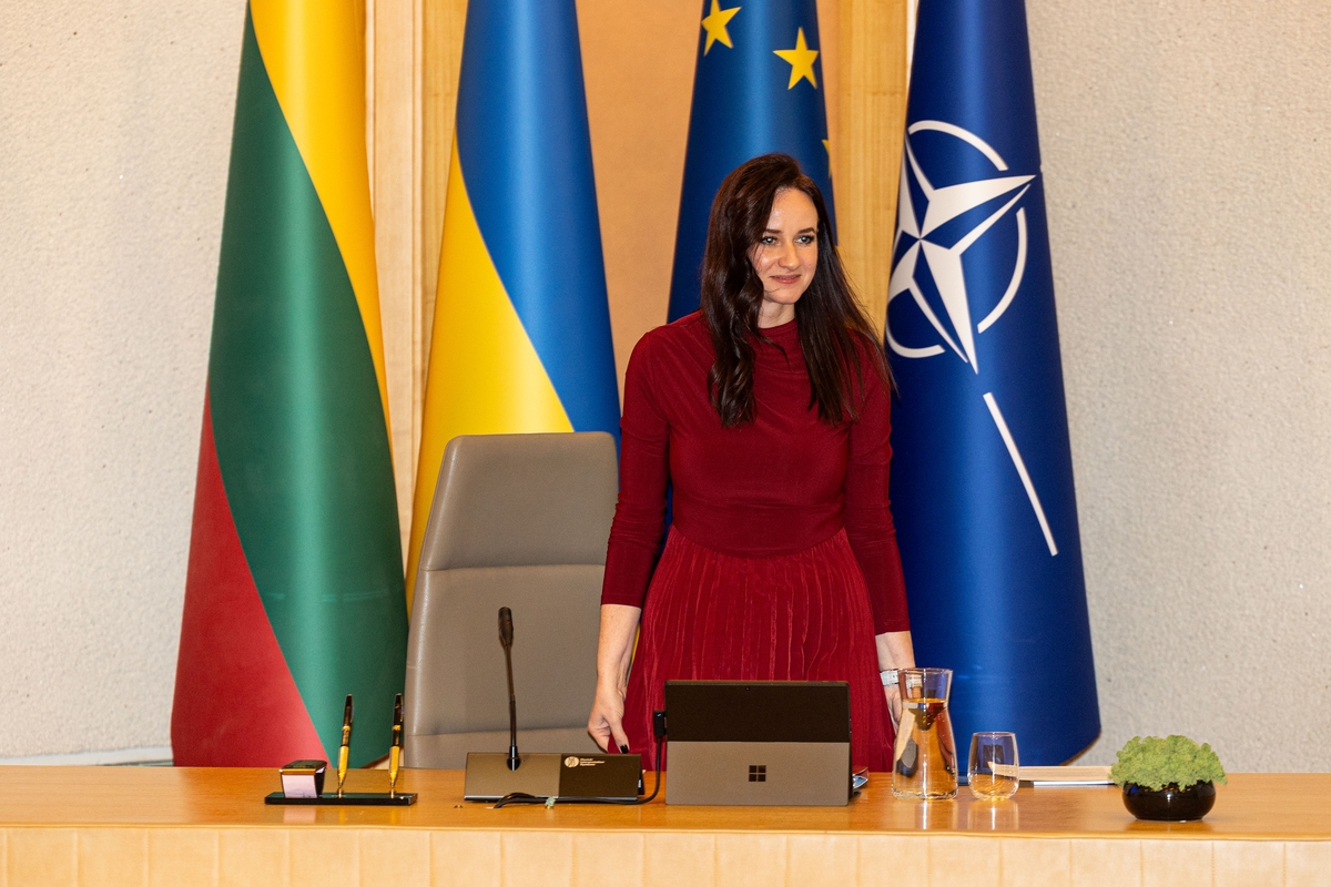 Naujosios sudėties Vyriausybė susirinko į pirmąjį posėdį