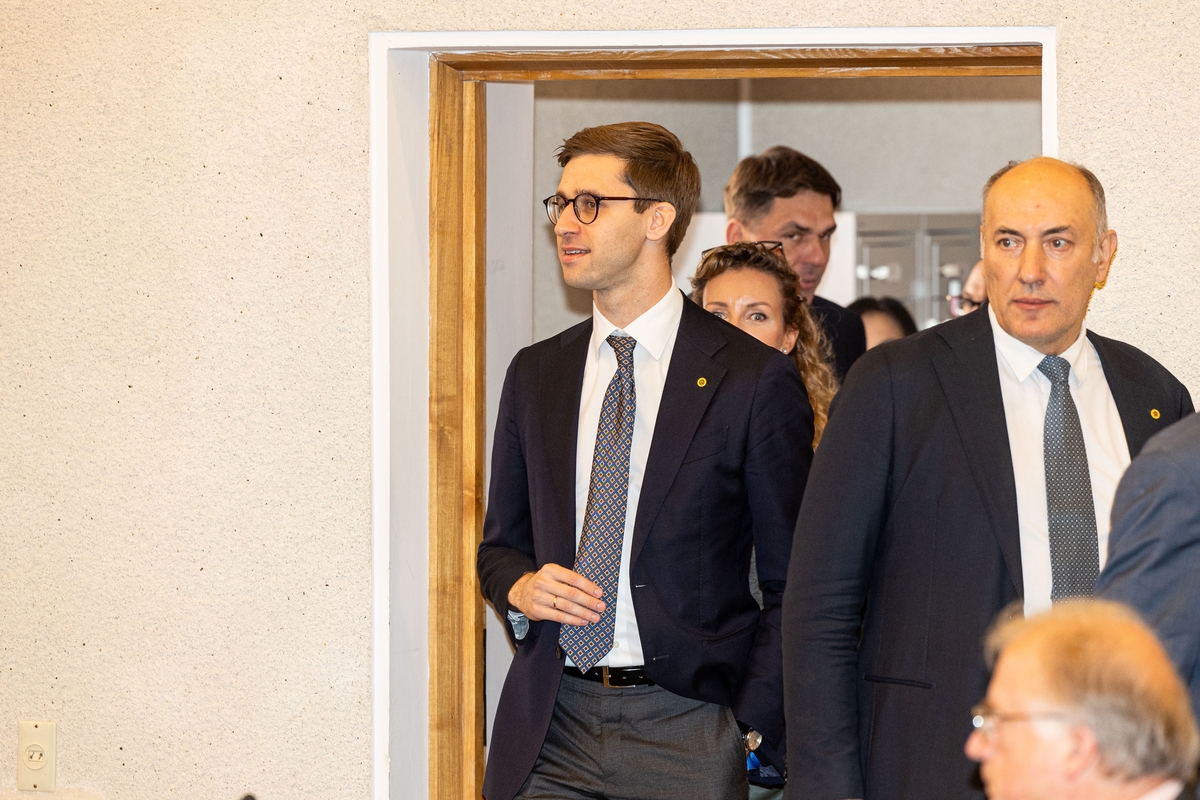 Naujosios sudėties Vyriausybė susirinko į pirmąjį posėdį