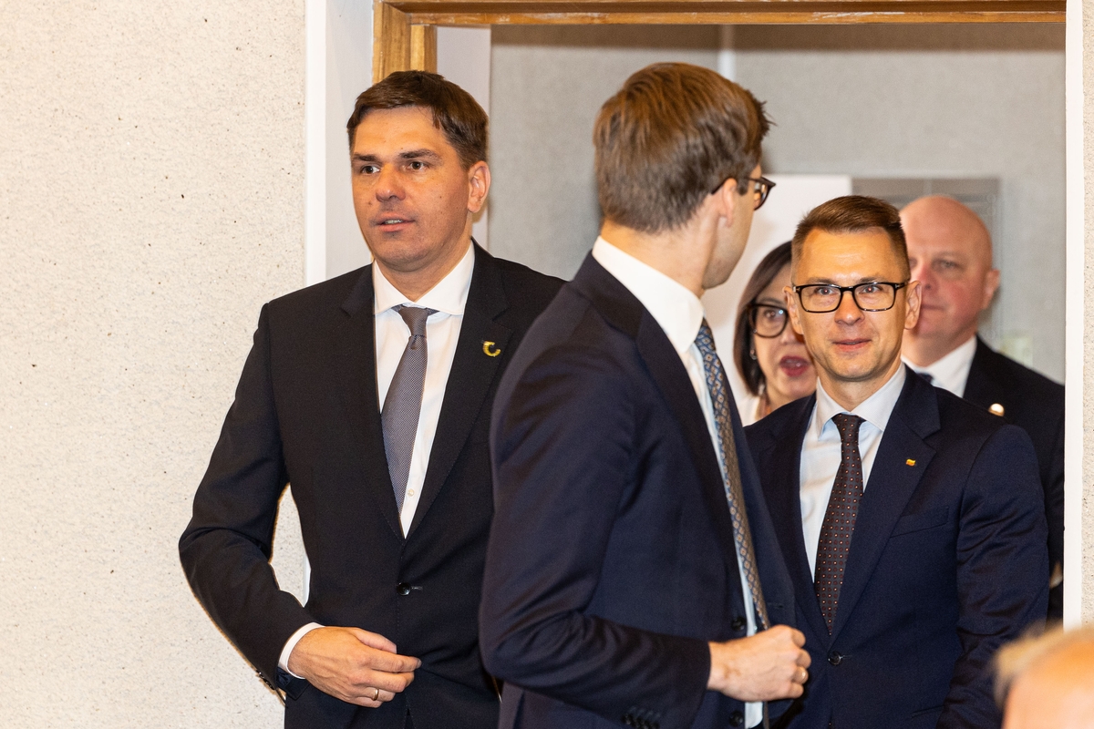 Naujosios sudėties Vyriausybė susirinko į pirmąjį posėdį