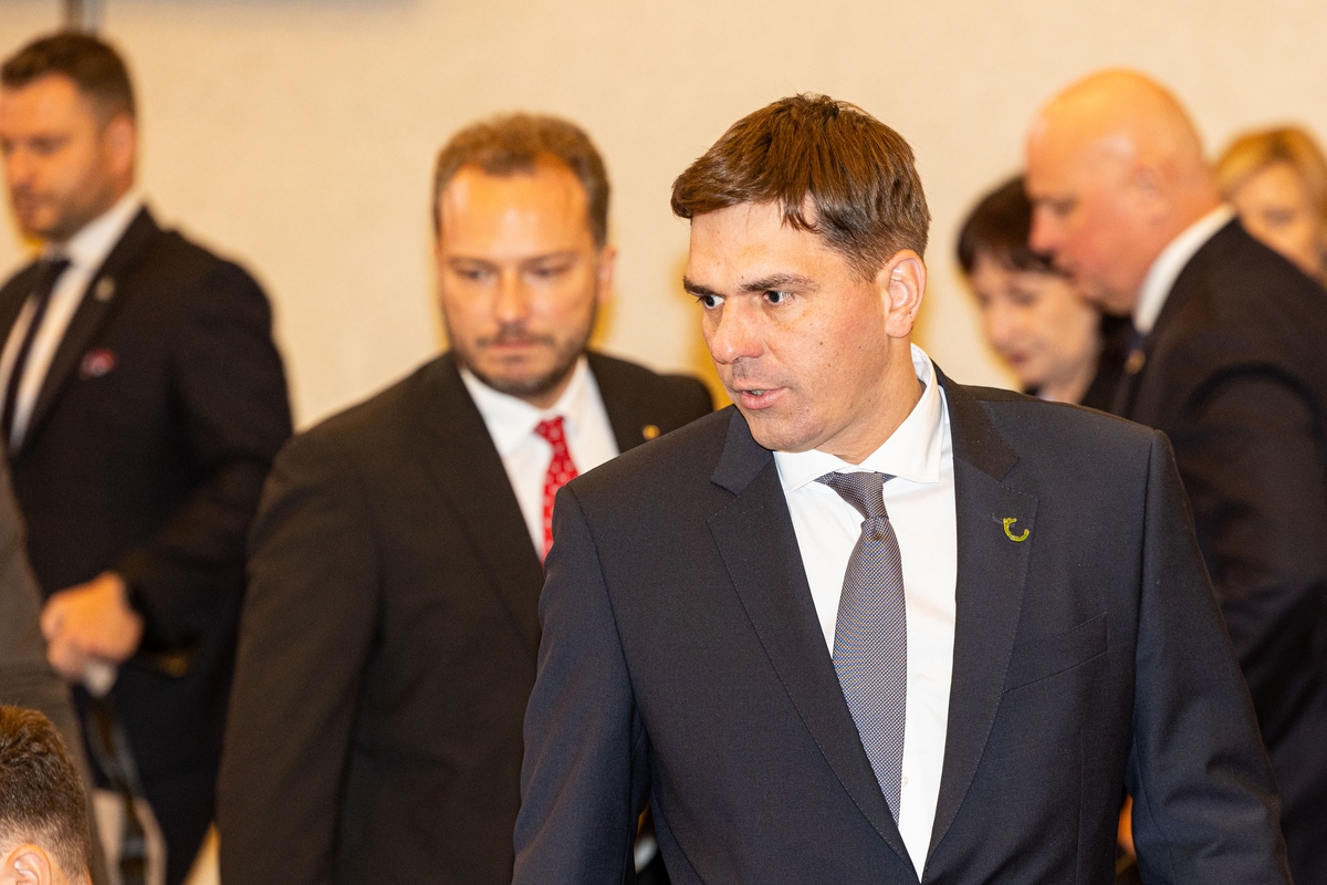 Naujosios sudėties Vyriausybė susirinko į pirmąjį posėdį