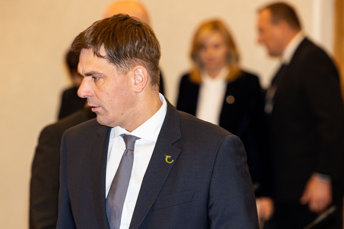 Naujosios sudėties Vyriausybė susirinko į pirmąjį posėdį