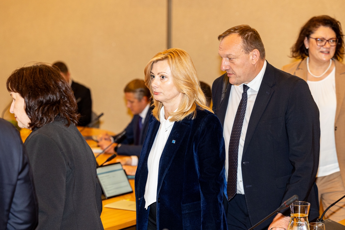 Naujosios sudėties Vyriausybė susirinko į pirmąjį posėdį