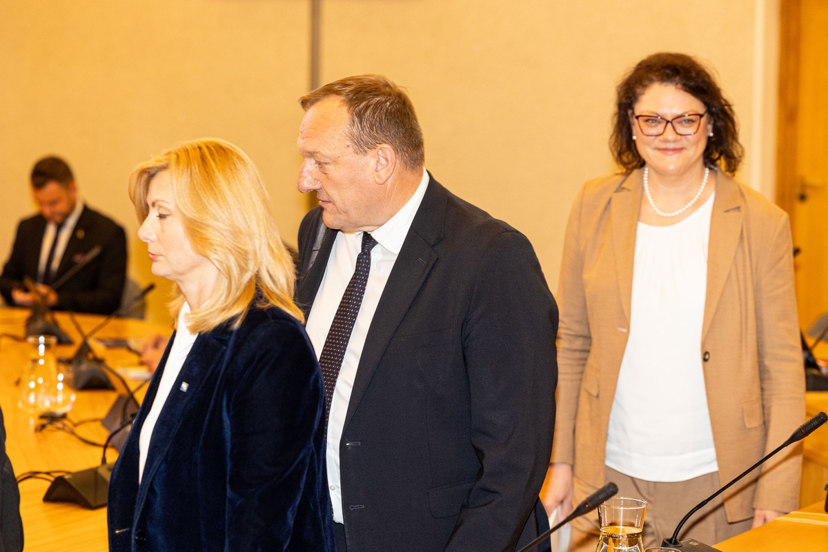 Naujosios sudėties Vyriausybė susirinko į pirmąjį posėdį