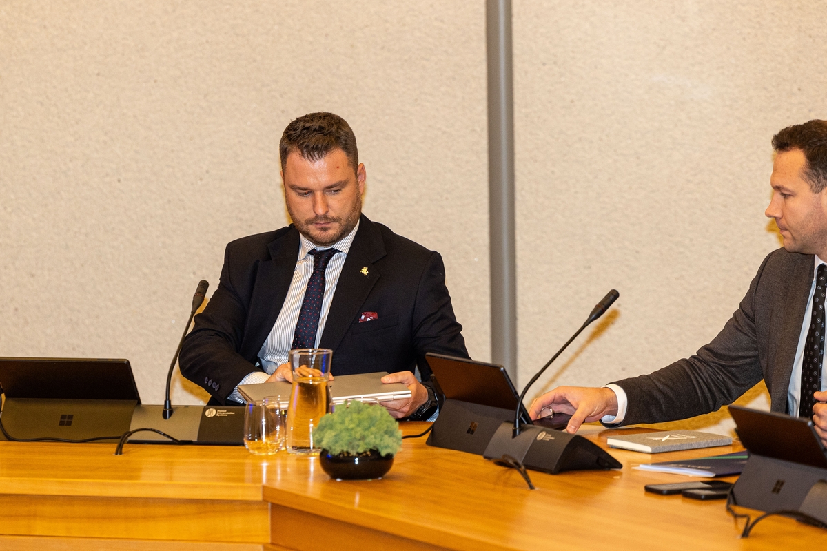 Naujosios sudėties Vyriausybė susirinko į pirmąjį posėdį