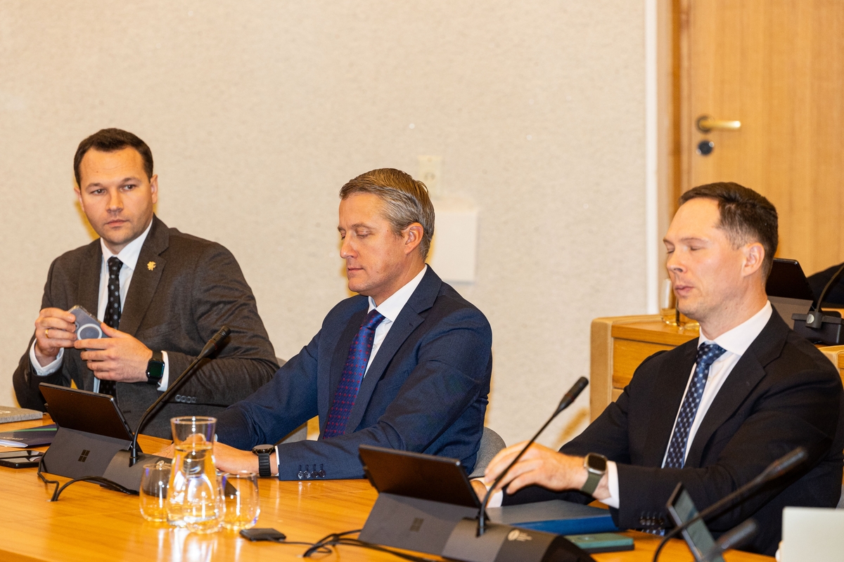 Naujosios sudėties Vyriausybė susirinko į pirmąjį posėdį