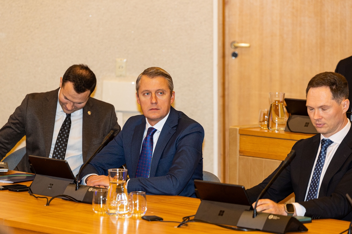 Naujosios sudėties Vyriausybė susirinko į pirmąjį posėdį