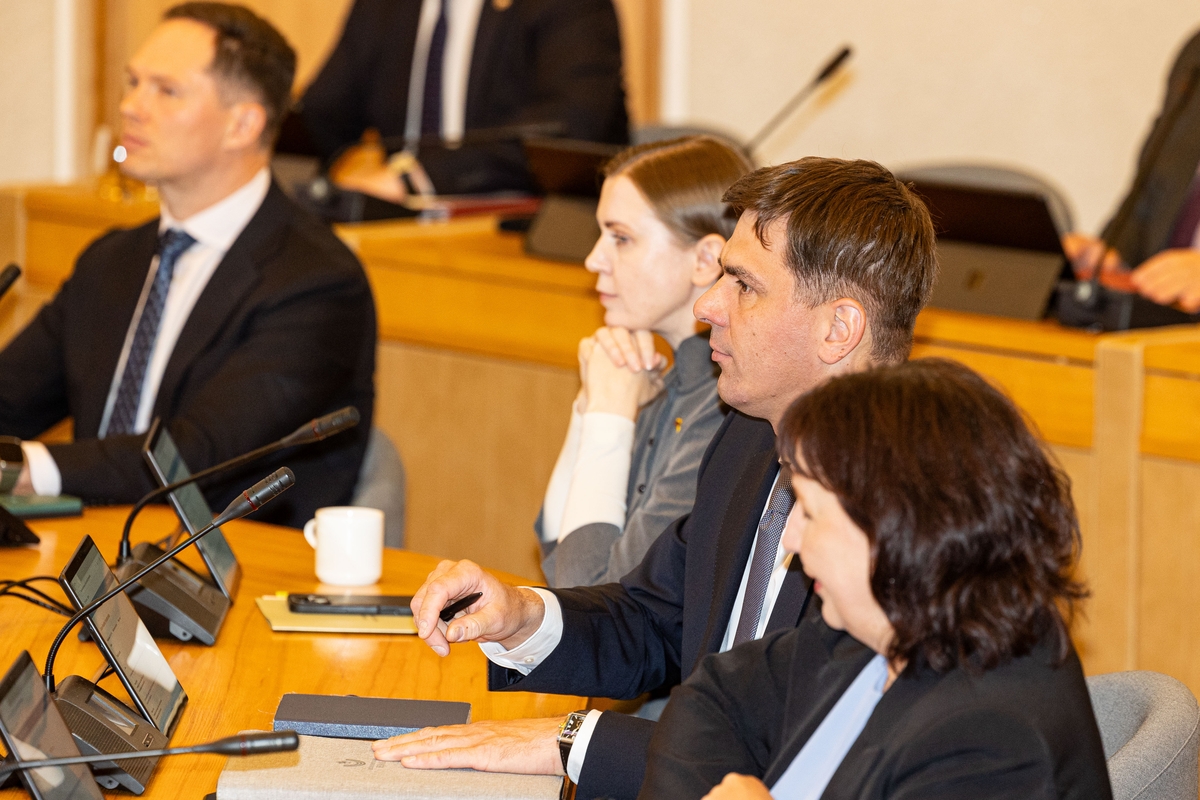 Naujosios sudėties Vyriausybė susirinko į pirmąjį posėdį
