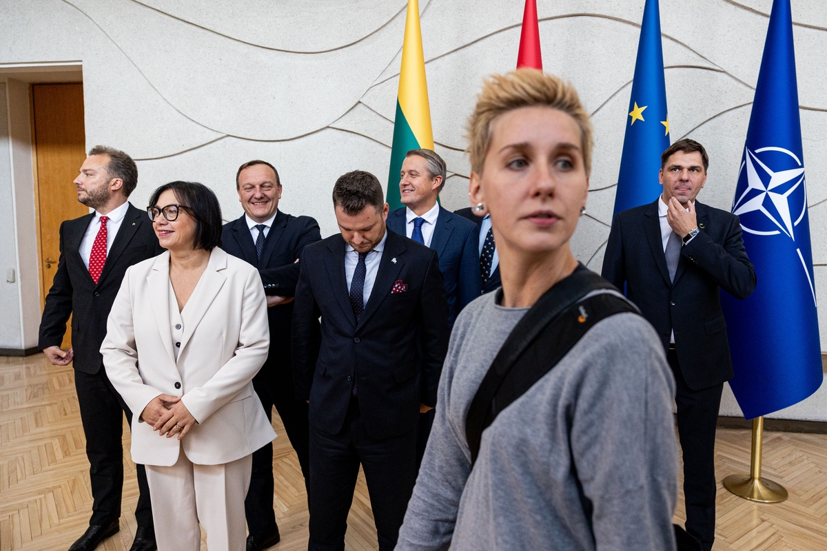 Naujosios sudėties Vyriausybė susirinko į pirmąjį posėdį