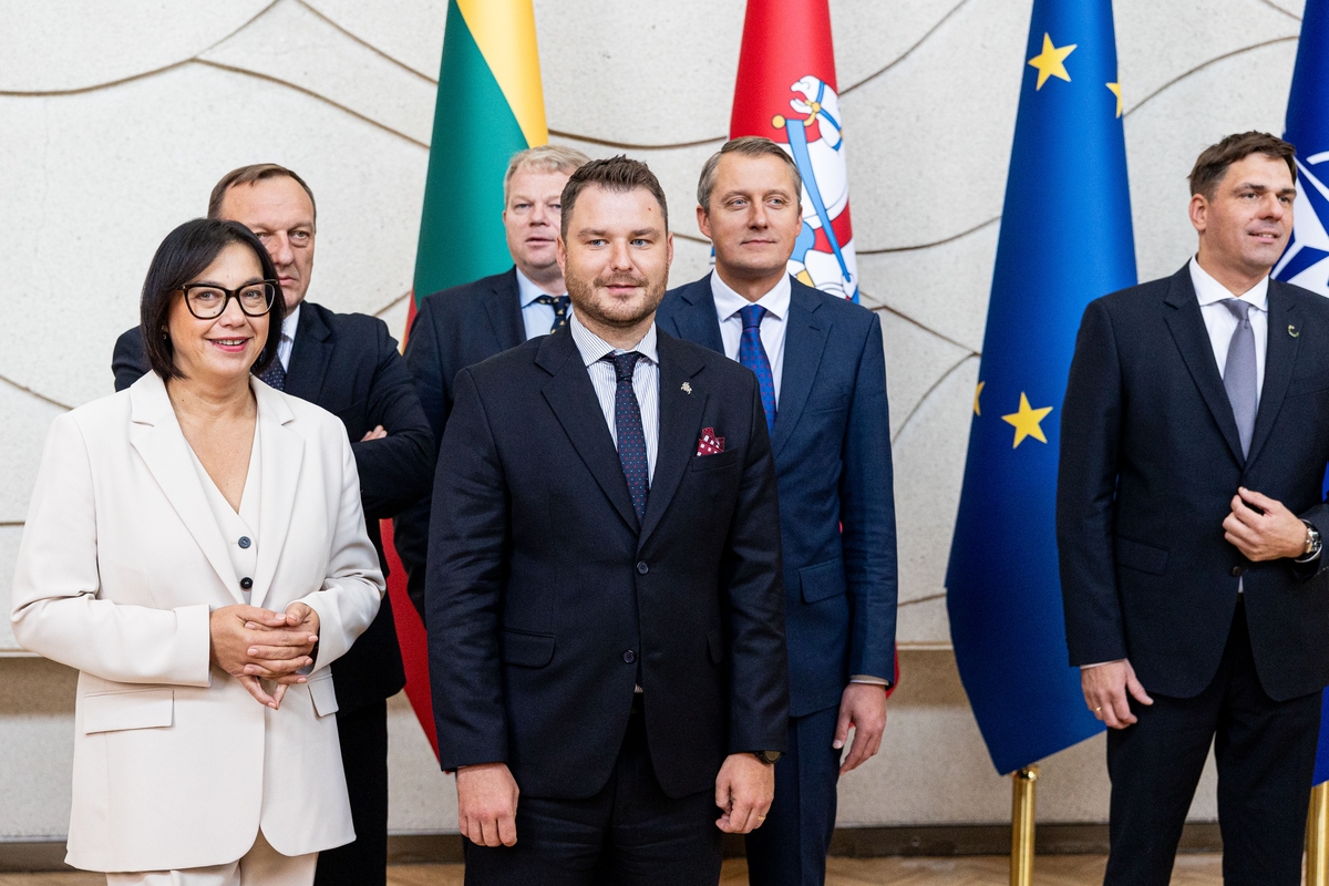 Naujosios sudėties Vyriausybė susirinko į pirmąjį posėdį