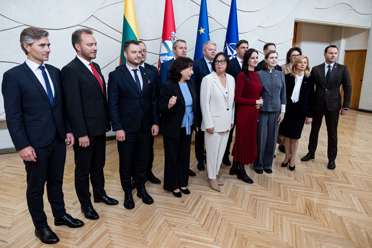 Naujosios sudėties Vyriausybė susirinko į pirmąjį posėdį