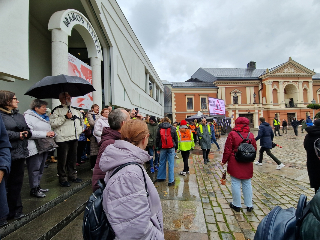 Teatro aikštėje – įspėjamasis streikas „Tai gali būti paskutinis kartas“