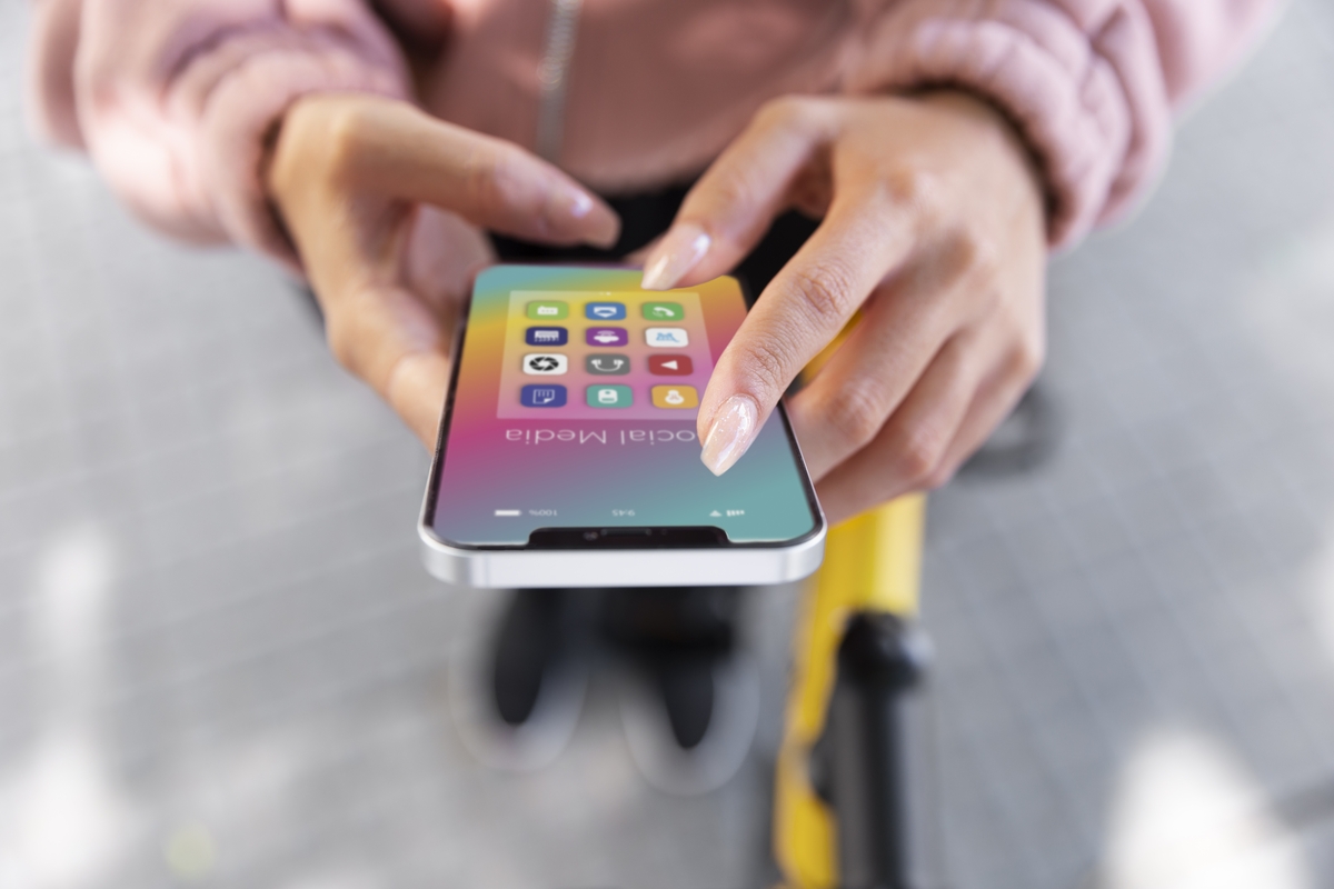 Nuo banko prisijungimų iki buvimo vietos: mobiliosios programėlės gali pasisavinti viską?