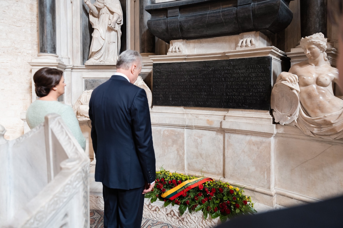 Gitanas Nausėda ragina rūpintis Bonos Sforzos atminimu Italijoje