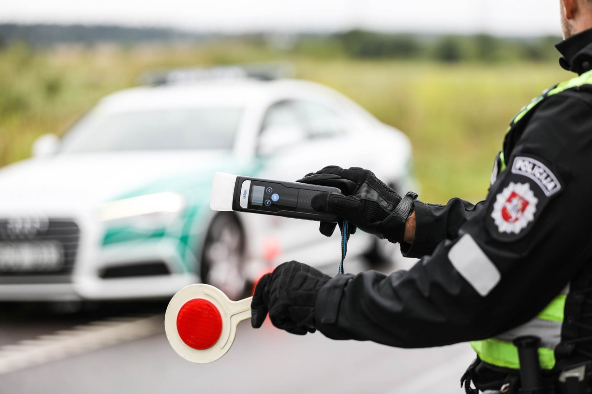 Policija skelbia apie reidus šalies keliuose spalį