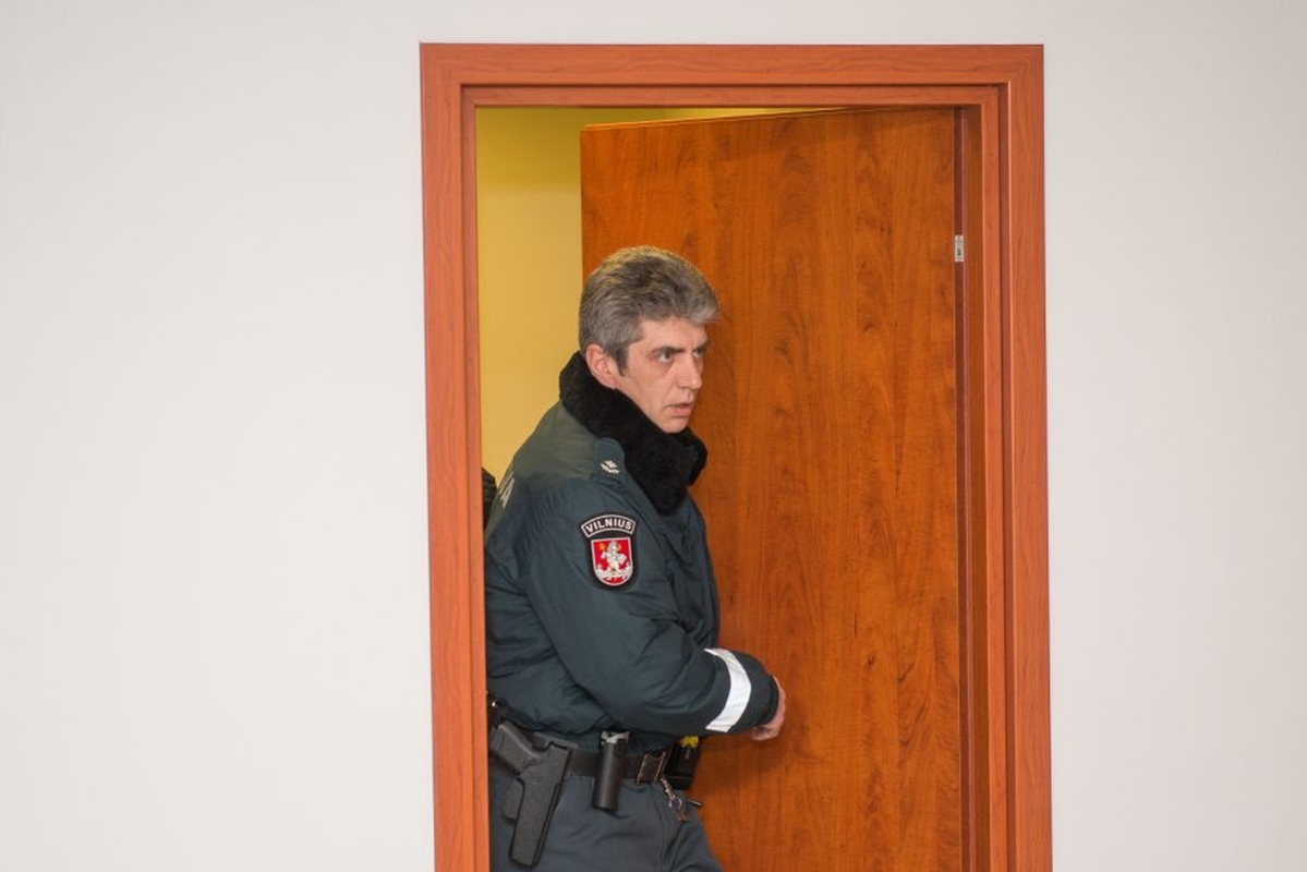 Įtariami I. Strazdauskaitės žudikai atvesti į teismą