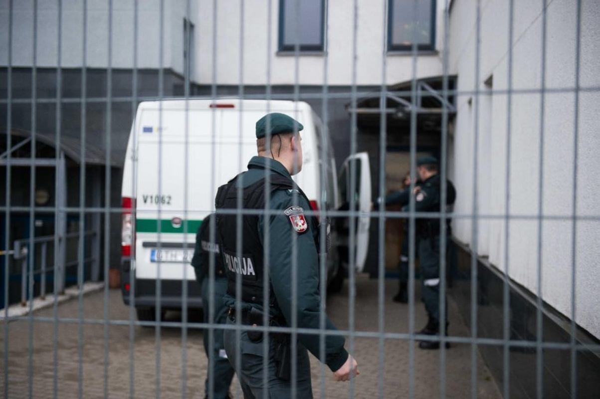 Įtariami I. Strazdauskaitės žudikai atvesti į teismą